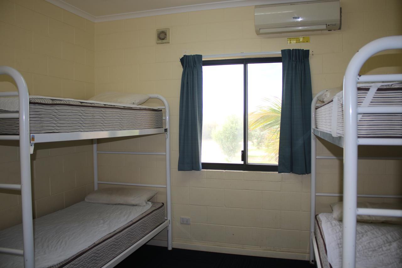 A Pousada Ningaloo Club Backpackers Coral Bay Exterior foto