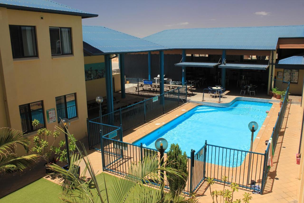A Pousada Ningaloo Club Backpackers Coral Bay Exterior foto